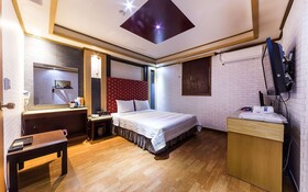 Suwon City Hall Station Soo