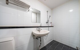 Suwon Dalbit Motel