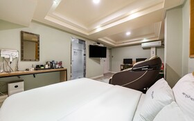 Suwon First M
