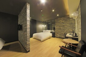 Suwon Guundong Wol