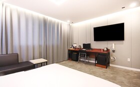 V Hotel