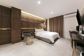 May Hotel