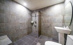 Yangsan Deokgye Yuna Hotel