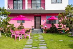 Pink Beach Pension