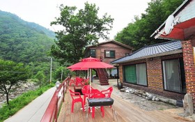 Yangyang Beopsusanjang Pension