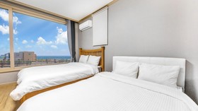 Yangyang Haettuneonchangmoon Pension