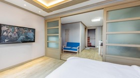 Yangyang Haettuneonchangmoon Pension