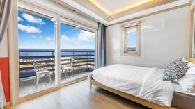 Yangyang Haettuneonchangmoon Pension