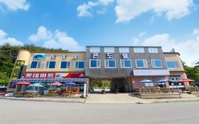 Yangyang Hajodae Conto Hotel Pension