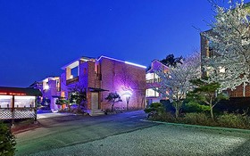 Yesan Jeongdaun Pension