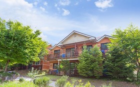 Yong Maple Pension