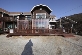 Janguneomeo Park Jeong A Pension