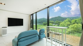 Gapyeong Belloci Lake Kids Pool Villa
