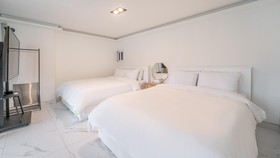 Gapyeong Belloci Lake Kids Pool Villa