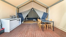Gapyeong Ddobagi Spa Glamping