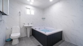 Gapyeong Ddobagi Spa Glamping
