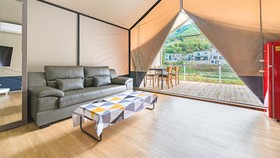Gapyeong Ddobagi Spa Glamping