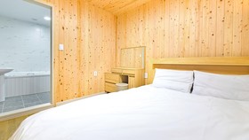Gapyeong Ddobagi Spa Glamping