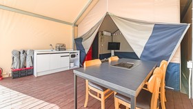 Gapyeong Ddobagi Spa Glamping