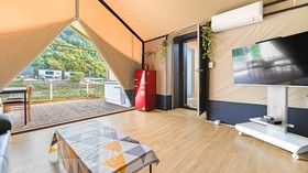 Gapyeong Ddobagi Spa Glamping