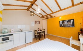 Gapyeong Haengbogi Meomuneunjip House