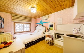 Gapyeong Haengbogi Meomuneunjip House