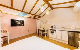 Gapyeong Haengbogi Meomuneunjip House