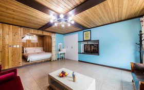 Gapyeong Haengbogi Meomuneunjip House