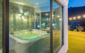 Gapyeong High Palace Pool Villa