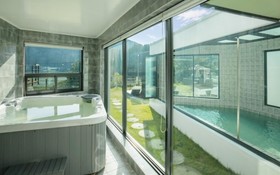 Gapyeong High Palace Pool Villa
