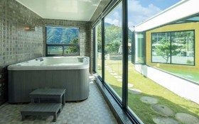 Gapyeong High Palace Pool Villa