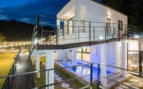 Gapyeong High Palace Pool Villa