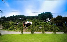 Gapyeong Tree House Pension