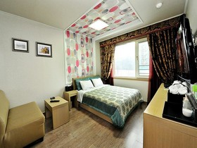 Iris Hotel