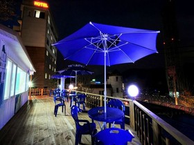 Iris Hotel