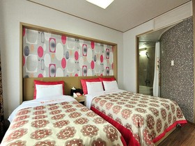 Iris Hotel