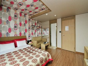 Iris Hotel