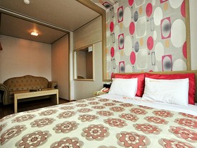 Iris Hotel