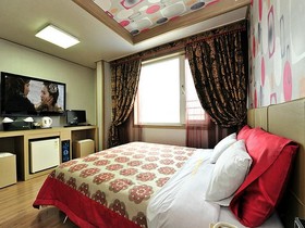 Iris Hotel
