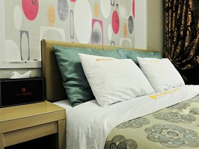 Iris Hotel