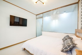 Nami Island Pig Dream Spa Pension