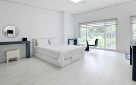 Secret Moon Pension