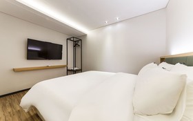 Gimpo Drive-in B-faced Hotel Louis
