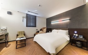 Gimpo Drive-in B-faced Hotel Louis
