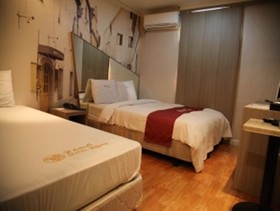 Line Hotel
