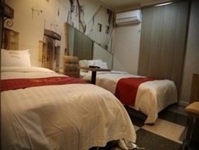 Line Hotel