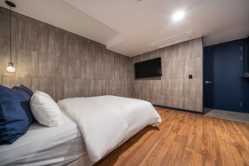 Goyang Stay Bishop Hotel