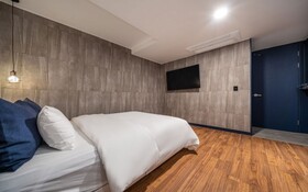 Goyang Stay Bishop Hotel