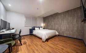 Goyang Stay Bishop Hotel