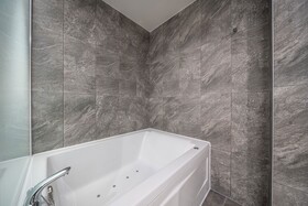 Goyang Stay Bishop Hotel